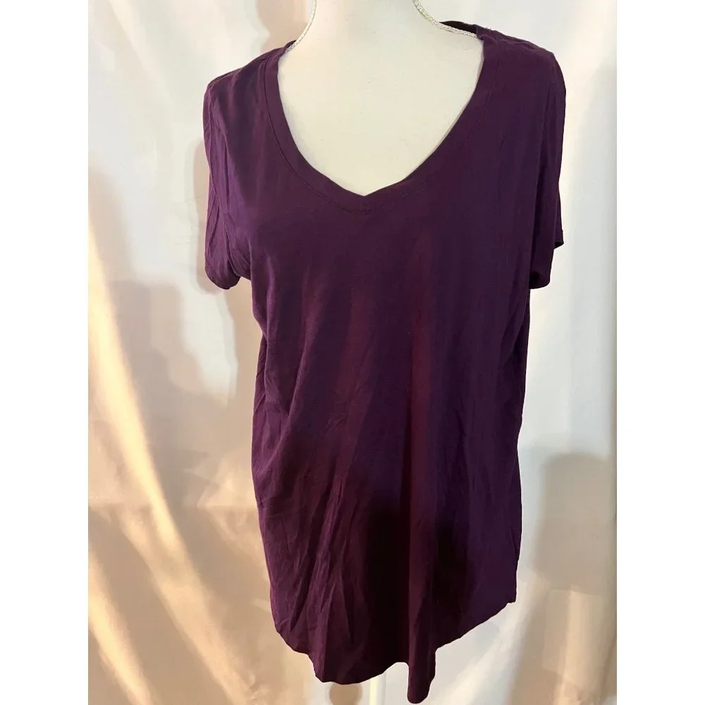 Torrid vneck shirt size 2 - Picture 1 of 4